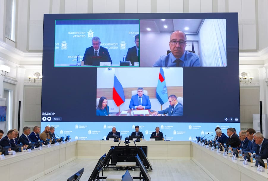 Перспективы развития дорожной сети Северо-Западного федерального округа обсудили в Пскове