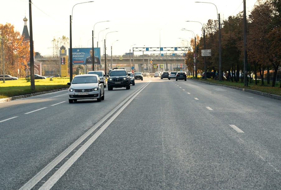 В Санкт-Петербурге обновили участки улично-дорожной сети по проспекту Энергетиков и улице Коммуны