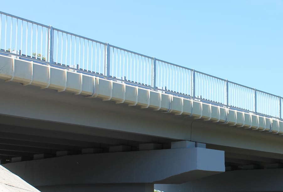 В Ярославской области капремонт моста через реку Устье выполнен более чем на 50 %